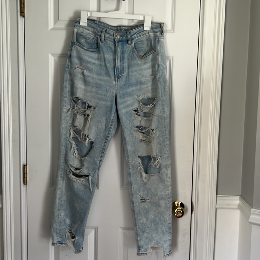 USED - AE ripped jeans - has a few stains